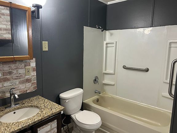 5th image of 301-303 S Warren St #301