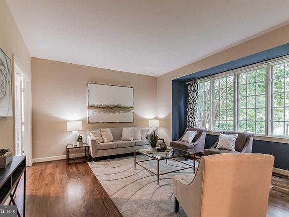 3rd image of 12501 Manderley Way
