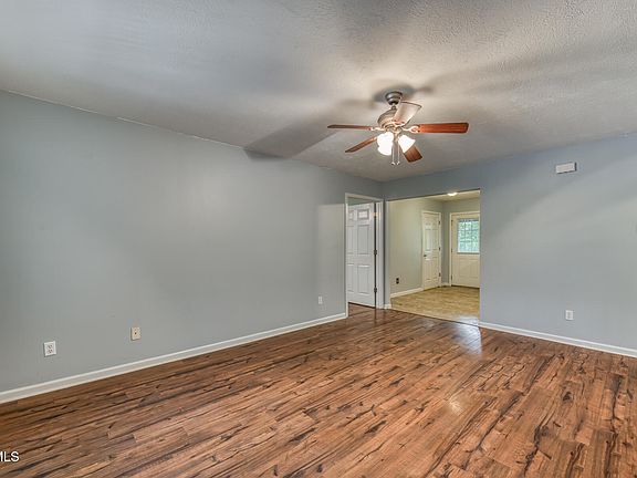 4th image of 4320 Comet Ln