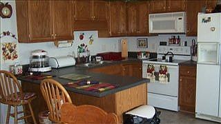 4th image of 640 Hillgreen St