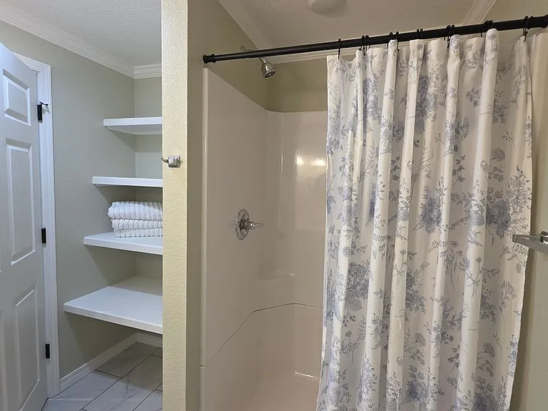 105 Pecan St — Photo 15