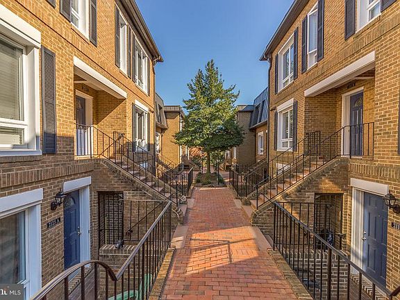 3rd image of 2119 N Monroe St #3