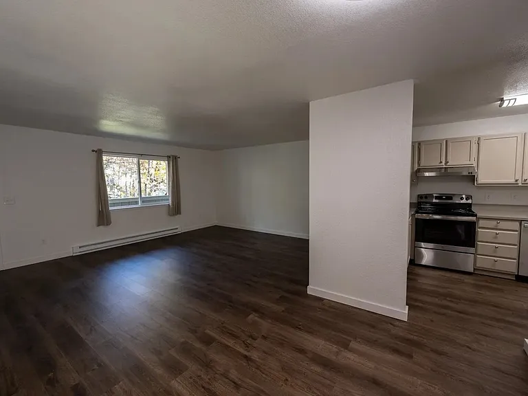 19 Colorado Ave — Photo 5
