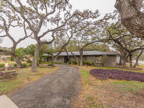 3rd image of 217 Prinz Dr