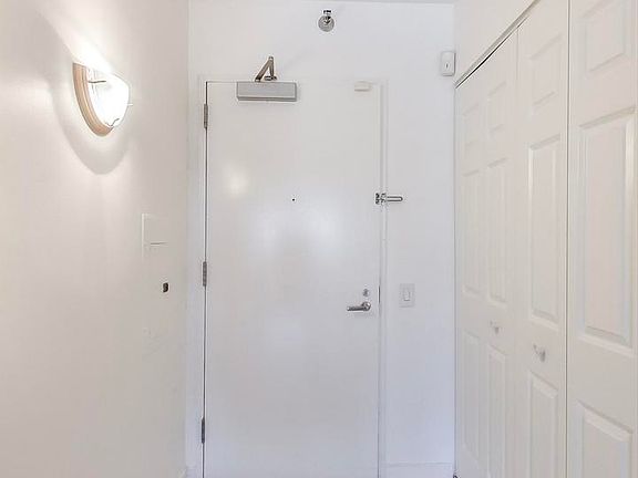 5th image of 512 N McClurg Ct APT 5112