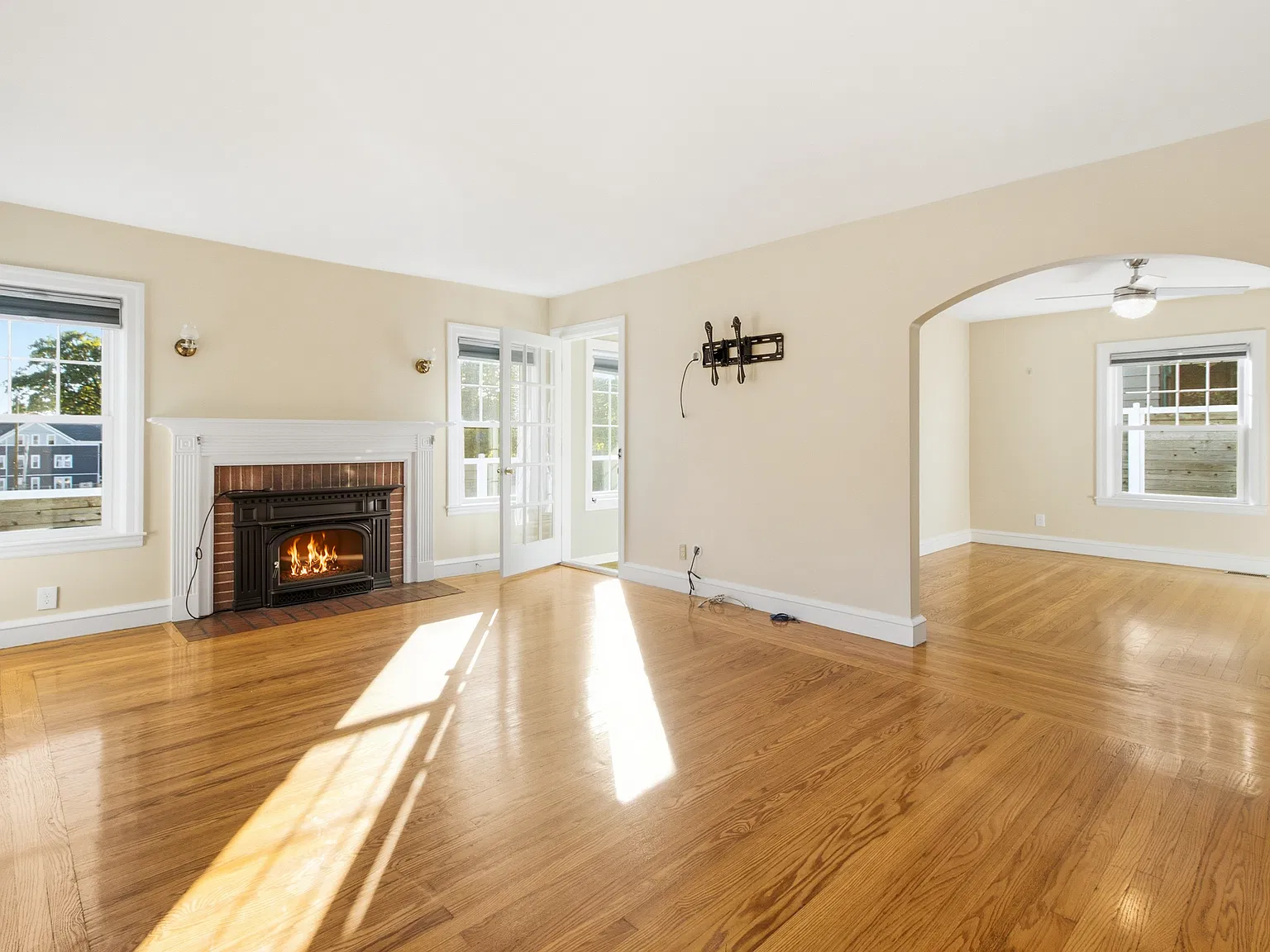 3 bed, 1.5 bath, 1644 sqft, $3,000 — Photo 4