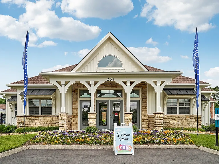 Community Clubhouse & Leasing Office
