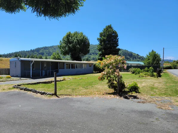 390 Terwer Riffle Rd, Klamath, CA 95548