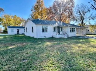 840 E Dorris Ave #M, Mountain Grove, MO 65711