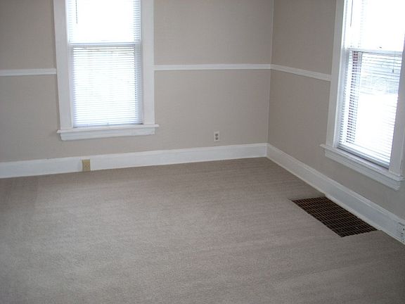 3rd image of 225 Hammond Pl