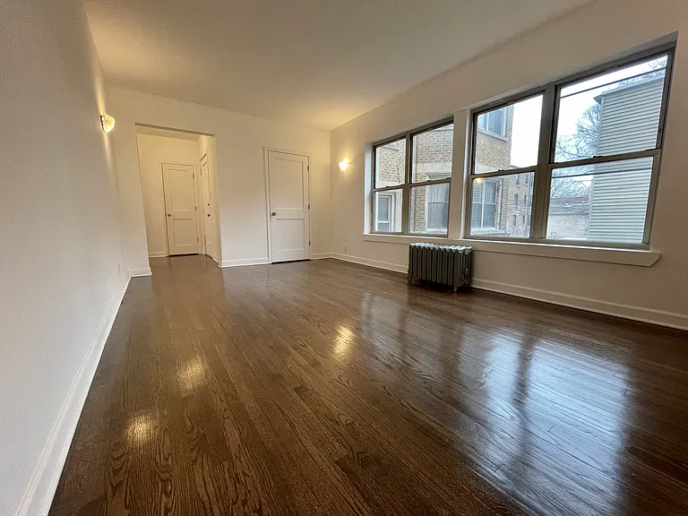 1446 W Winnemac Ave #1B — Photo 3