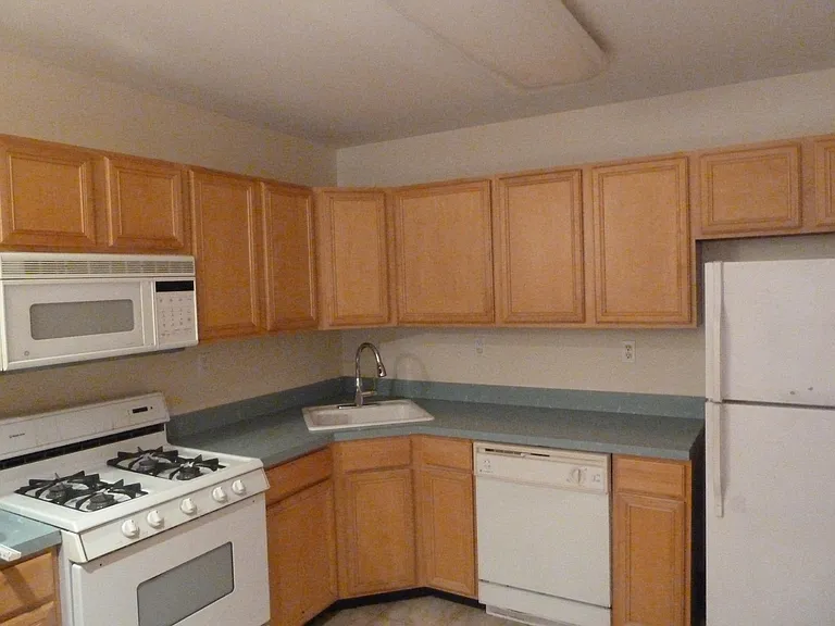 121 Willow Ave #9 — Photo 3