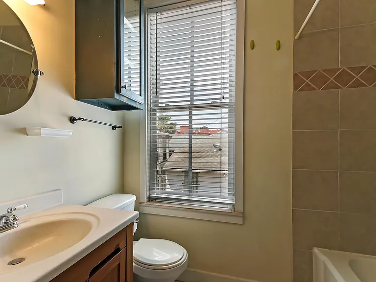 214 E Gwinnett St #2 — Photo 6