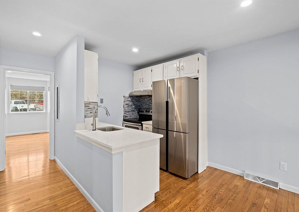 1st image of 121 Tall Oaks Dr Unit P
