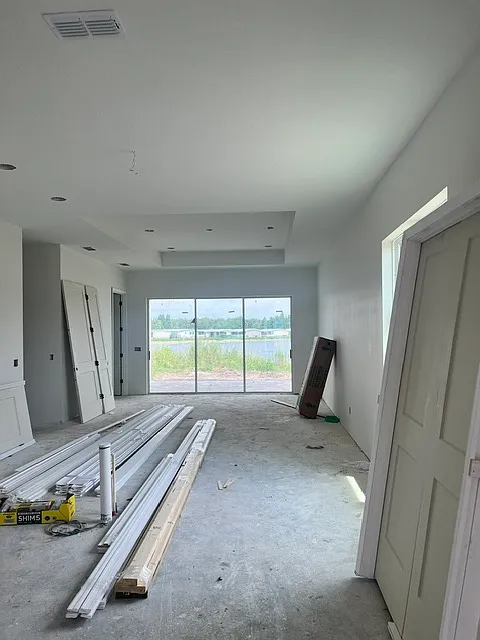 4 bed, 2500 sqft, $2,450 — Photo 4