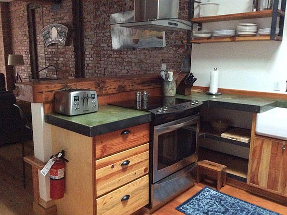 4th image of 117 1/2 W Park St