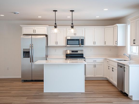 2nd image of 850 1st Ave