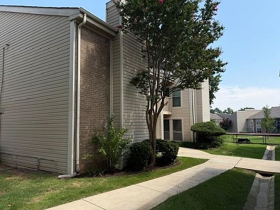 3rd image of 6692 Whispering Oak Pl APT 2