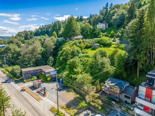 2251 Harbor Avenue SW, Seattle, WA 98126