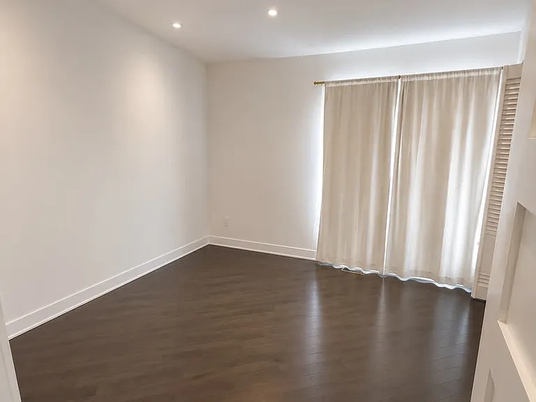 600 Le Parc Cir — Photo 2