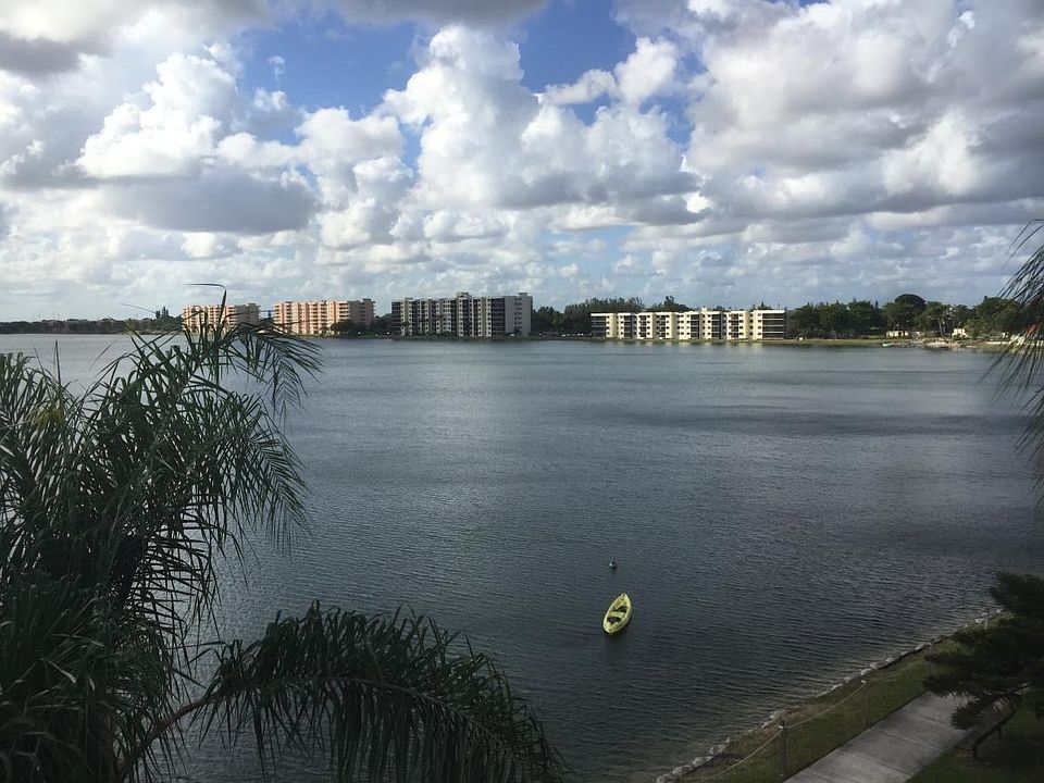 1st image of 110 Lake Emerald Dr APT 403
