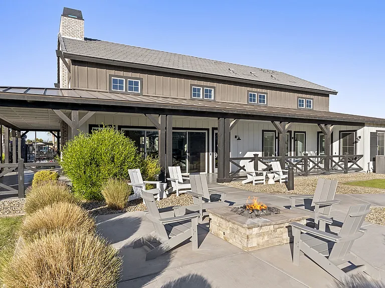 The Farmhouse on Estrella — Photo 35