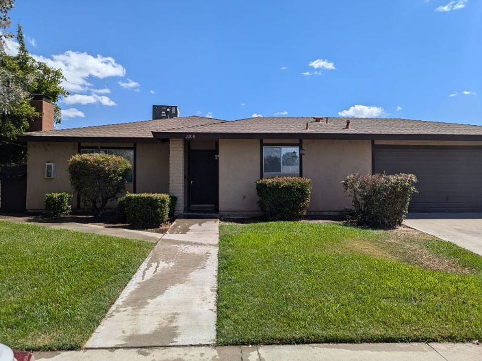 1st image of 2208 Courtleigh Dr APT B