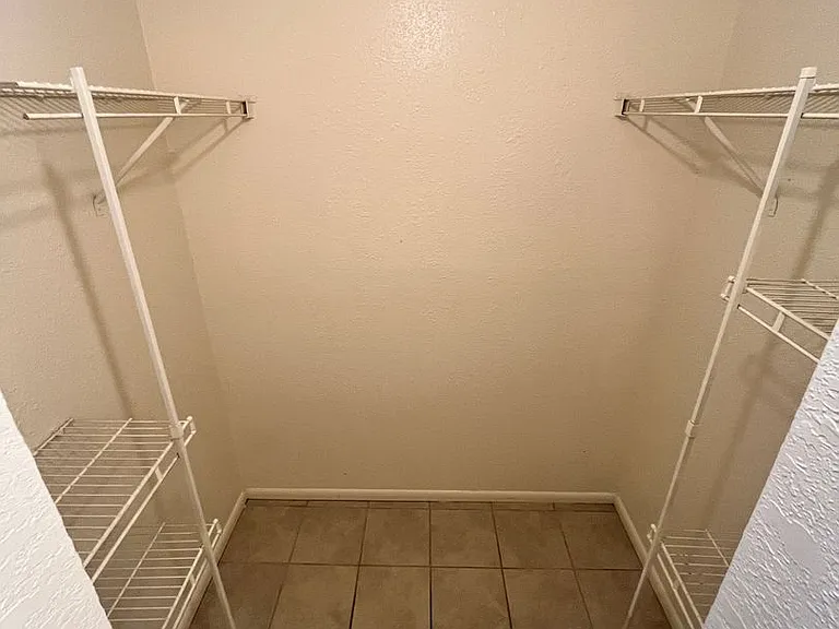 3052 N Alvernon Way — Photo 5