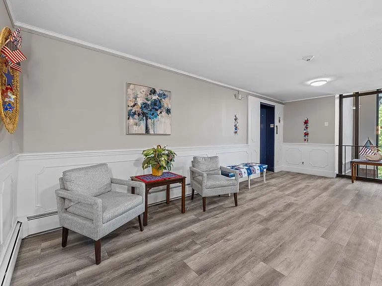 1955 Oakdale Ave #221 — Photo 6