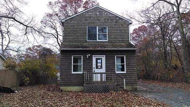 1st image of 206 Moriches Ave