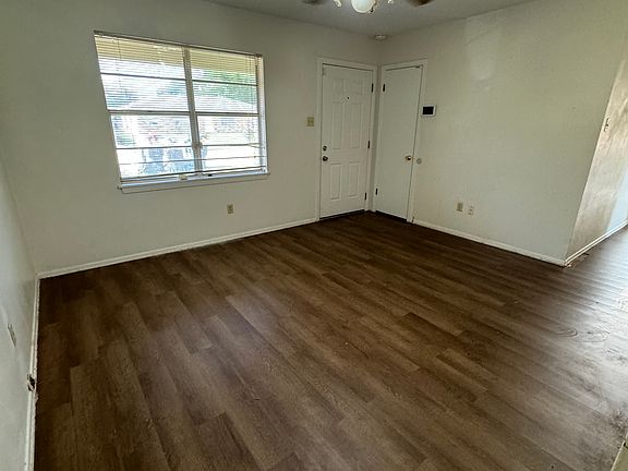2nd image of 4816 Sheryl St