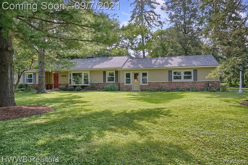 27267 W Forteen Mile Rd photo 1