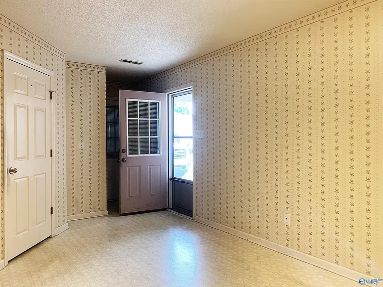 307 Clark St SW — Photo 18