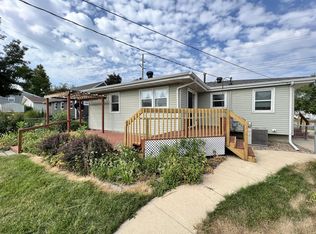 105 Edgewood Rd NW, Cedar Rapids, IA 52405