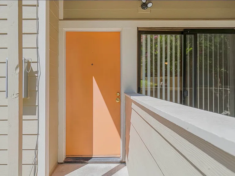 7456 Sandalwood Dr — Photo 10