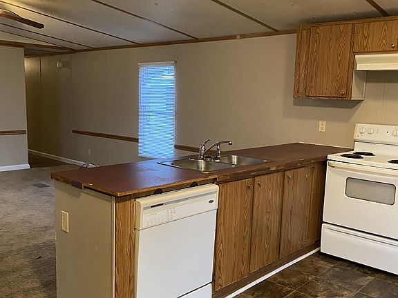 5th image of 203 Zackary St