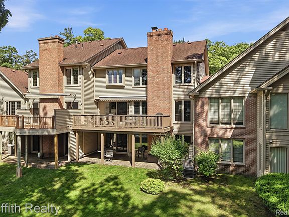 3rd image of 4603 Golf View Dr