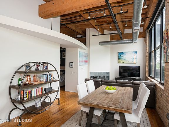 2nd image of 2210 W Wabansia Ave APT 304