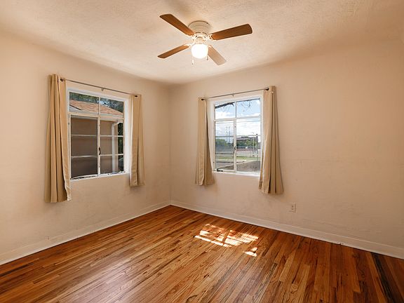 5th image of 1116 Buena Vista Dr SE