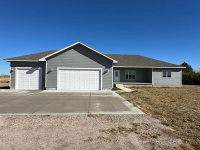 10588 E Briarwood Dr, Dodge City, KS, 67801