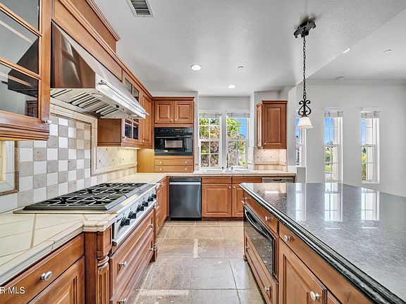3rd image of 765 Coral Ridge Ct