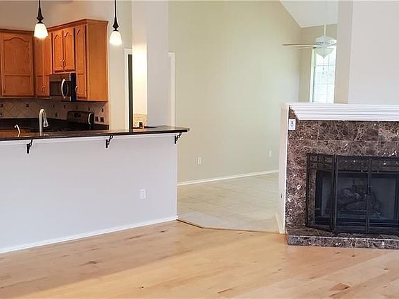 5th image of 1802 White Oak Cv