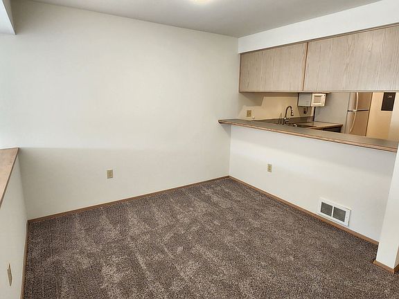 3rd image of 510 4th Ave W #205