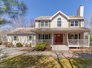 6 Bayview Terrace, Hampton Bays, NY 11946