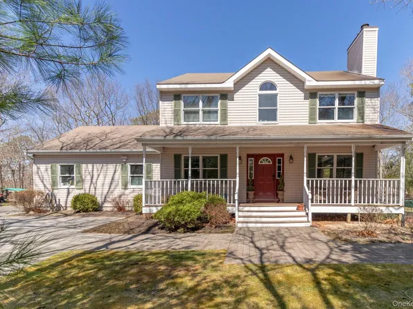 6 Bayview Terrace, Hampton Bays, NY 11946