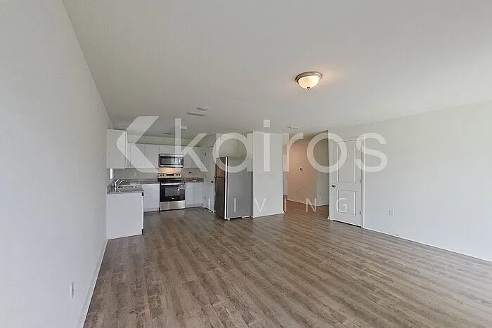 3 bed, 2.0 bath, 1246 sqft, $1,695 — Photo 3