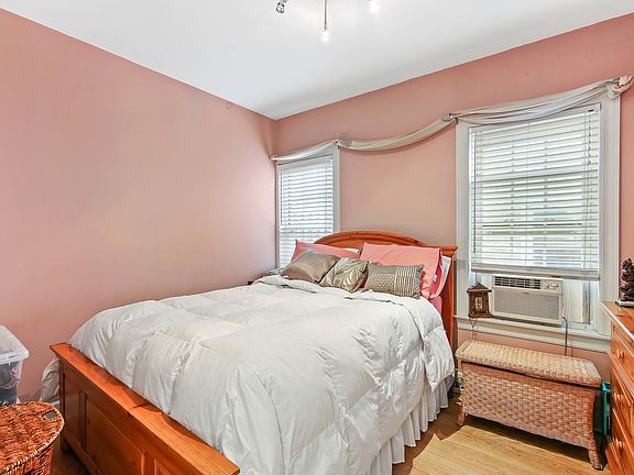 5th image of 3507 Cuyler Ave