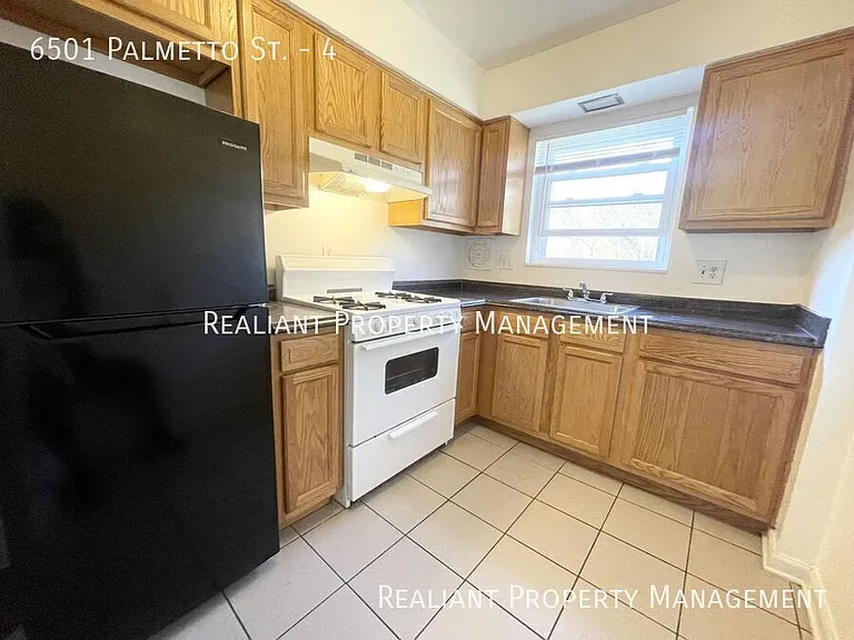 6501 Palmetto St #4 — Photo 4