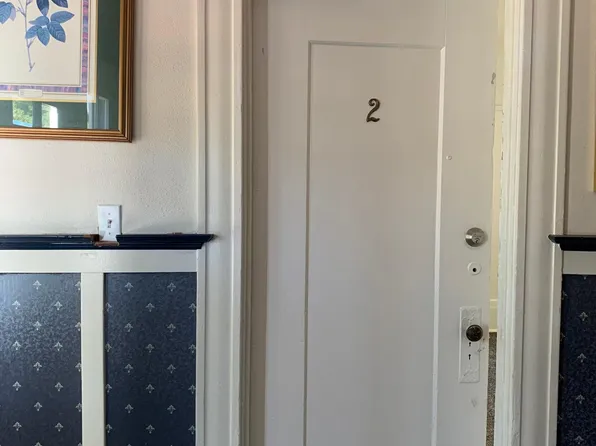 1700 18th St APT 2, Sacramento, CA 95811