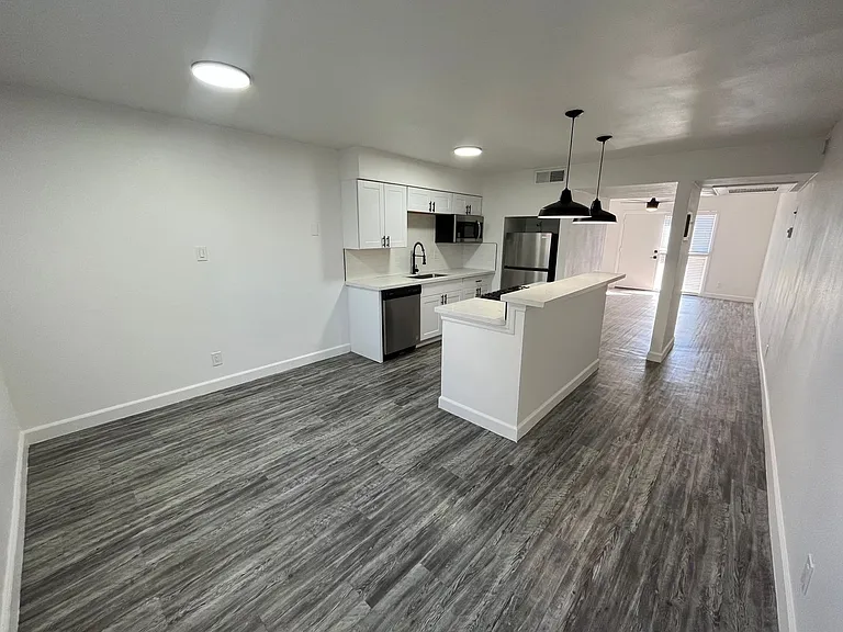 The Brentwood — Photo 54